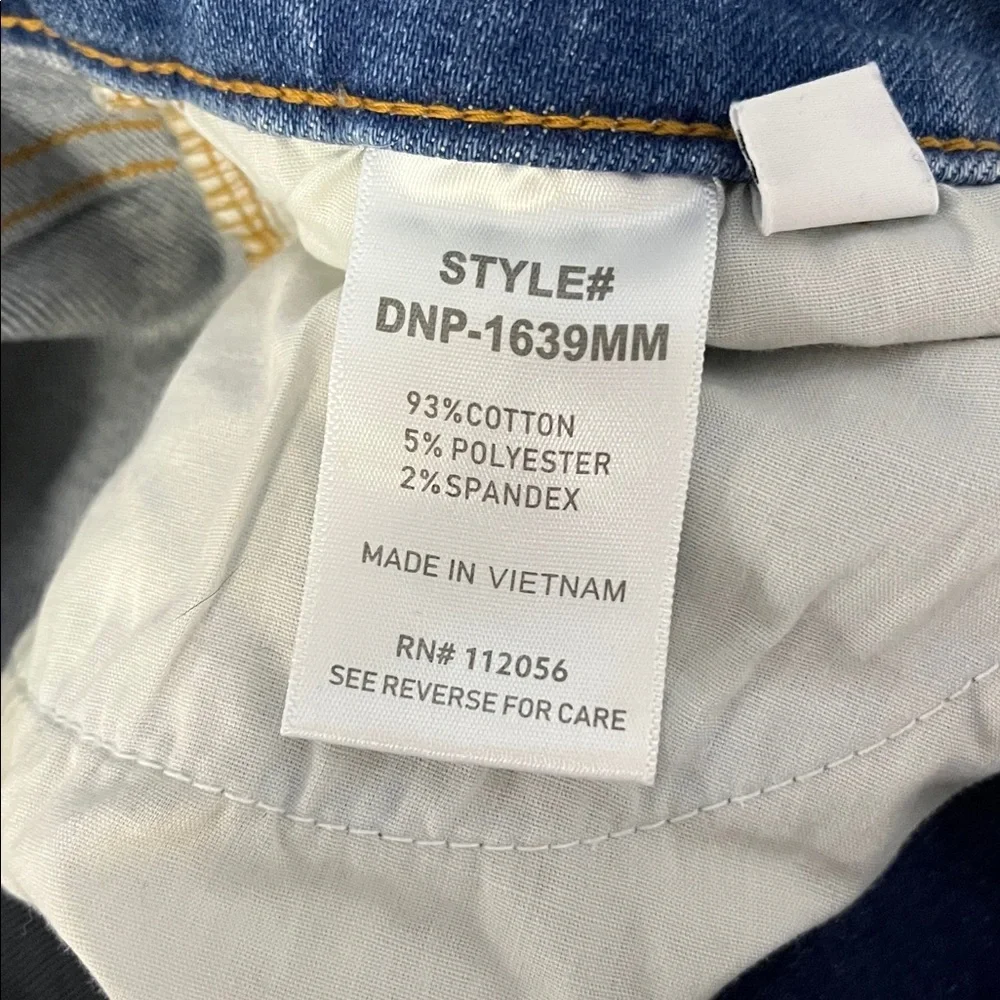 Zenana Distressed Kick Dark Blue Flare Jeans with Raw Hem Size 30 - Picture 8 of 8